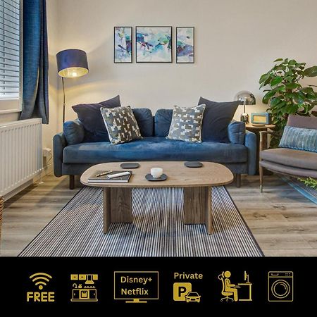 Stylish, Business Traveller Friendly Apartment, With Free Parking And Netflix Farnborough  Ngoại thất bức ảnh