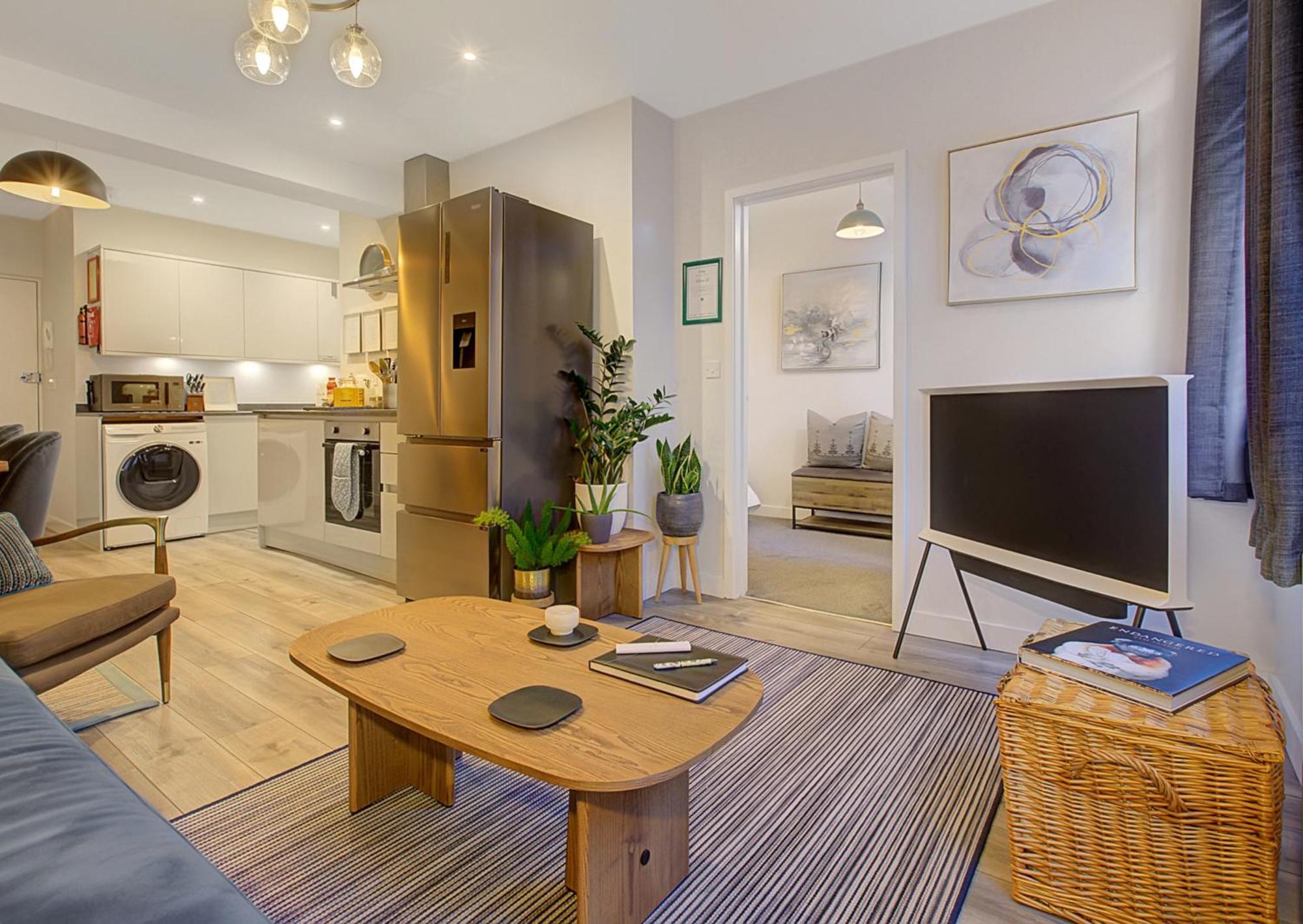 Stylish, Business Traveller Friendly Apartment, With Free Parking And Netflix Farnborough  Ngoại thất bức ảnh